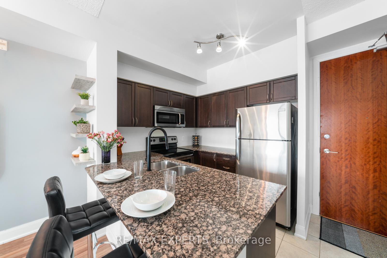 Photo 12 of Unit 609, 4700 Highway 7 Road, Vaughan, East Woodbridge — HOMEH