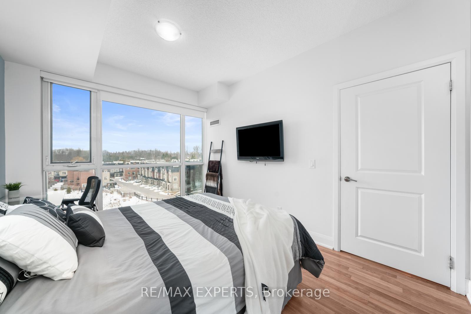 Photo 6 of Unit 609, 4700 Highway 7 Road, Vaughan, East Woodbridge — HOMEH