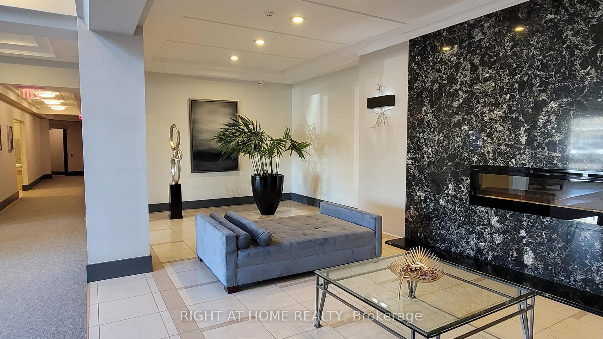 Photo 5 of Unit 305, 60 Disera Drive, Vaughan, Beverley Glen — HOMEH