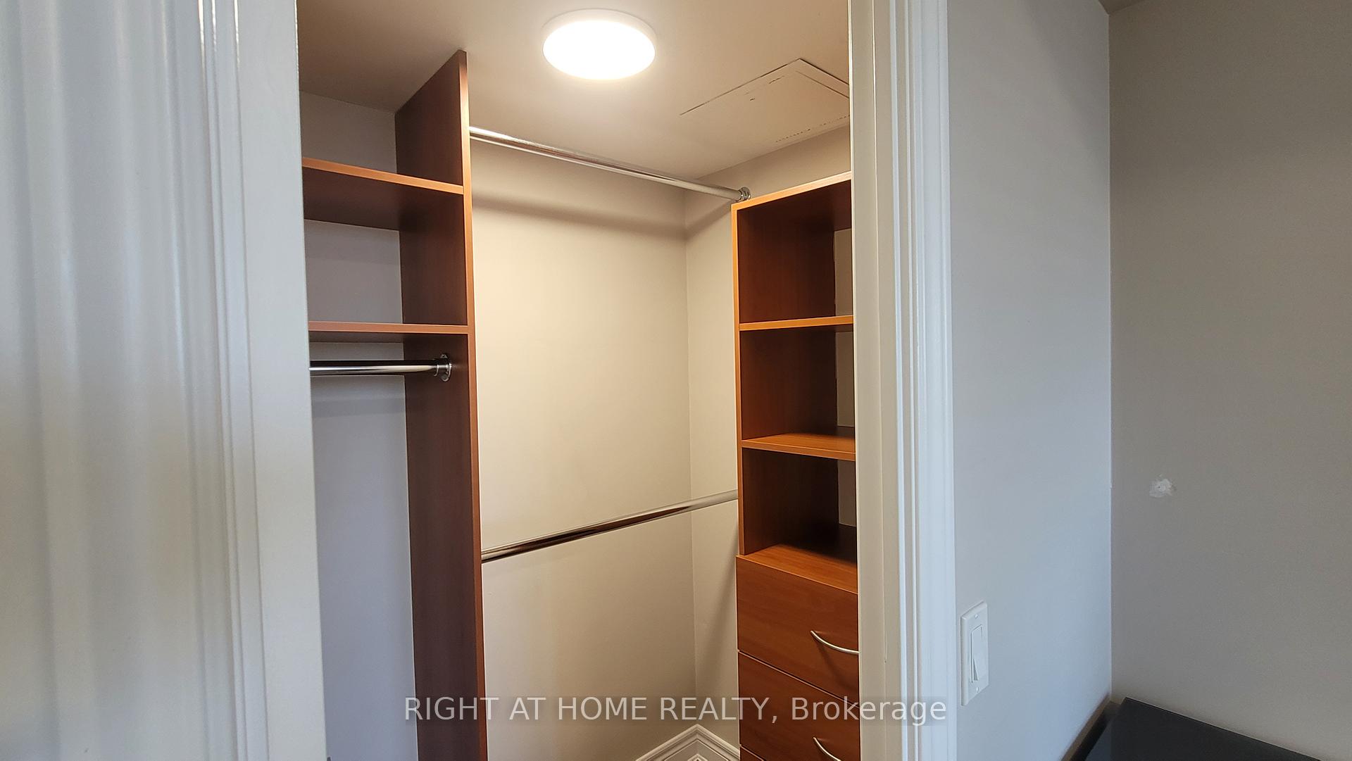Photo 13 of Unit 305, 60 Disera Drive, Vaughan, Beverley Glen — HOMEH