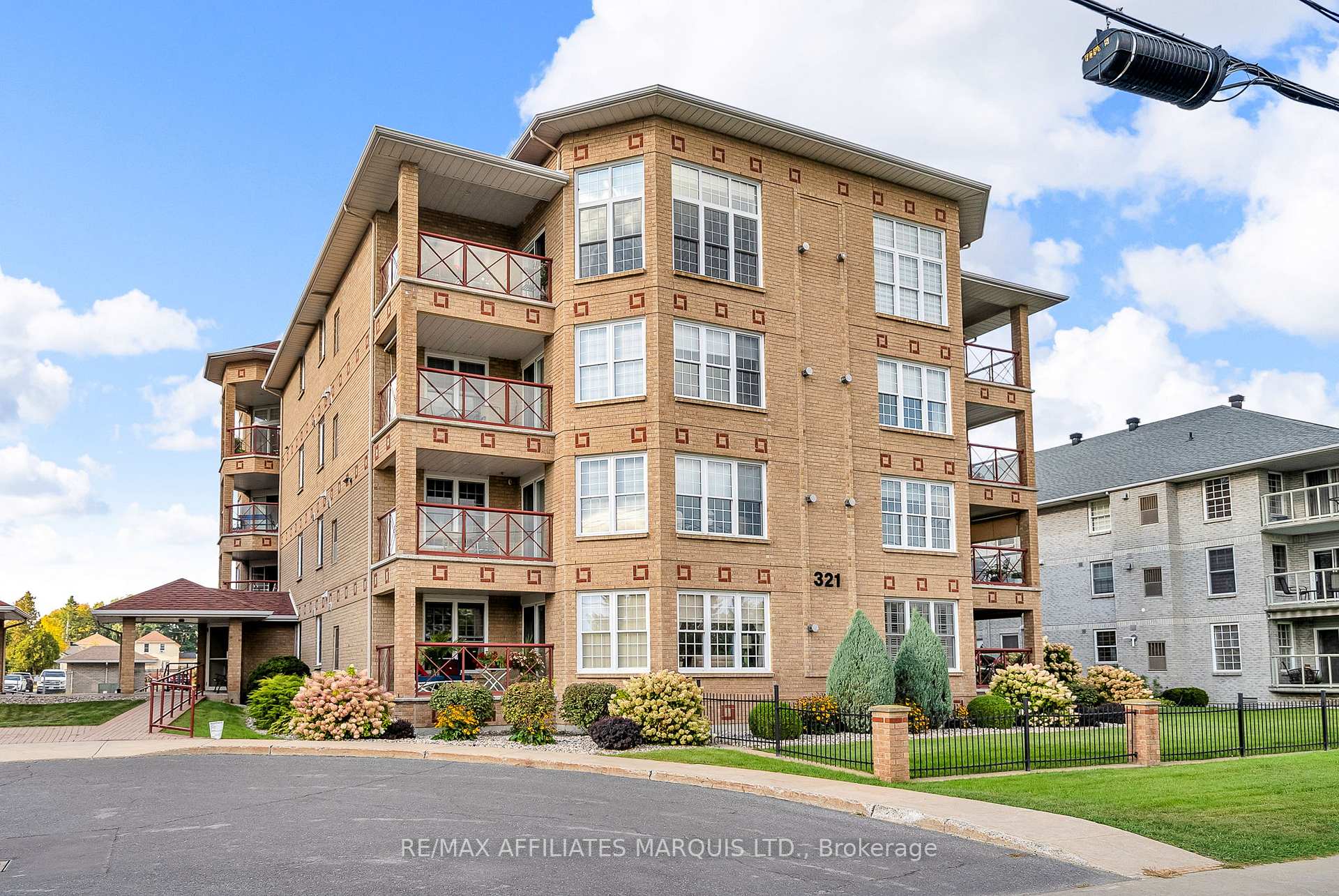 Photo 1 of Unit 403, 321 Water Street W, Cornwall — HOMEH
