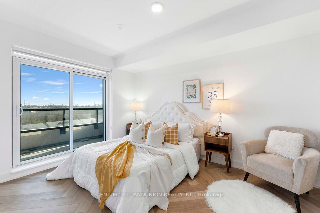 Photo 6 of Unit 1010, 8 Cedarland Drive, Markham, Unionville — HOMEH