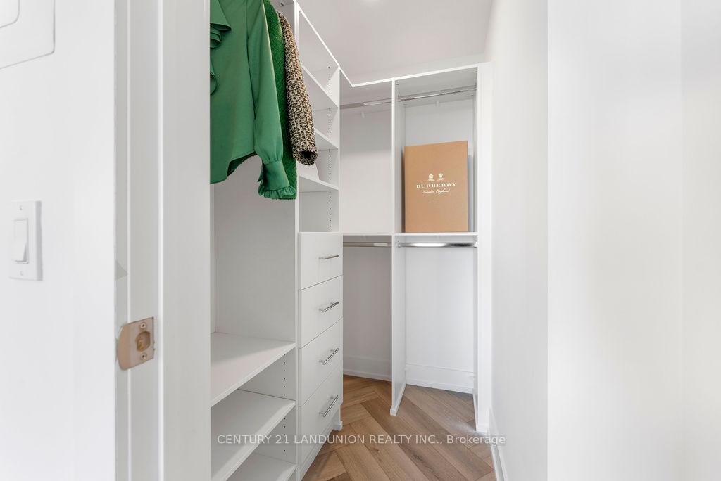 Photo 9 of Unit 1010, 8 Cedarland Drive, Markham, Unionville — HOMEH