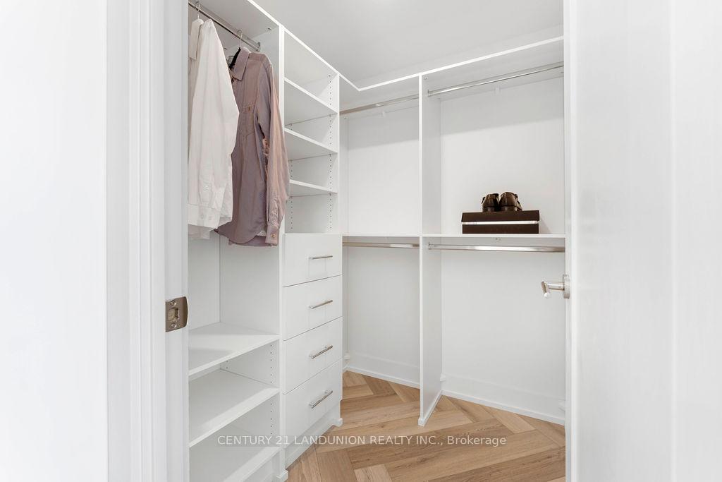 Photo 13 of Unit 1010, 8 Cedarland Drive, Markham, Unionville — HOMEH