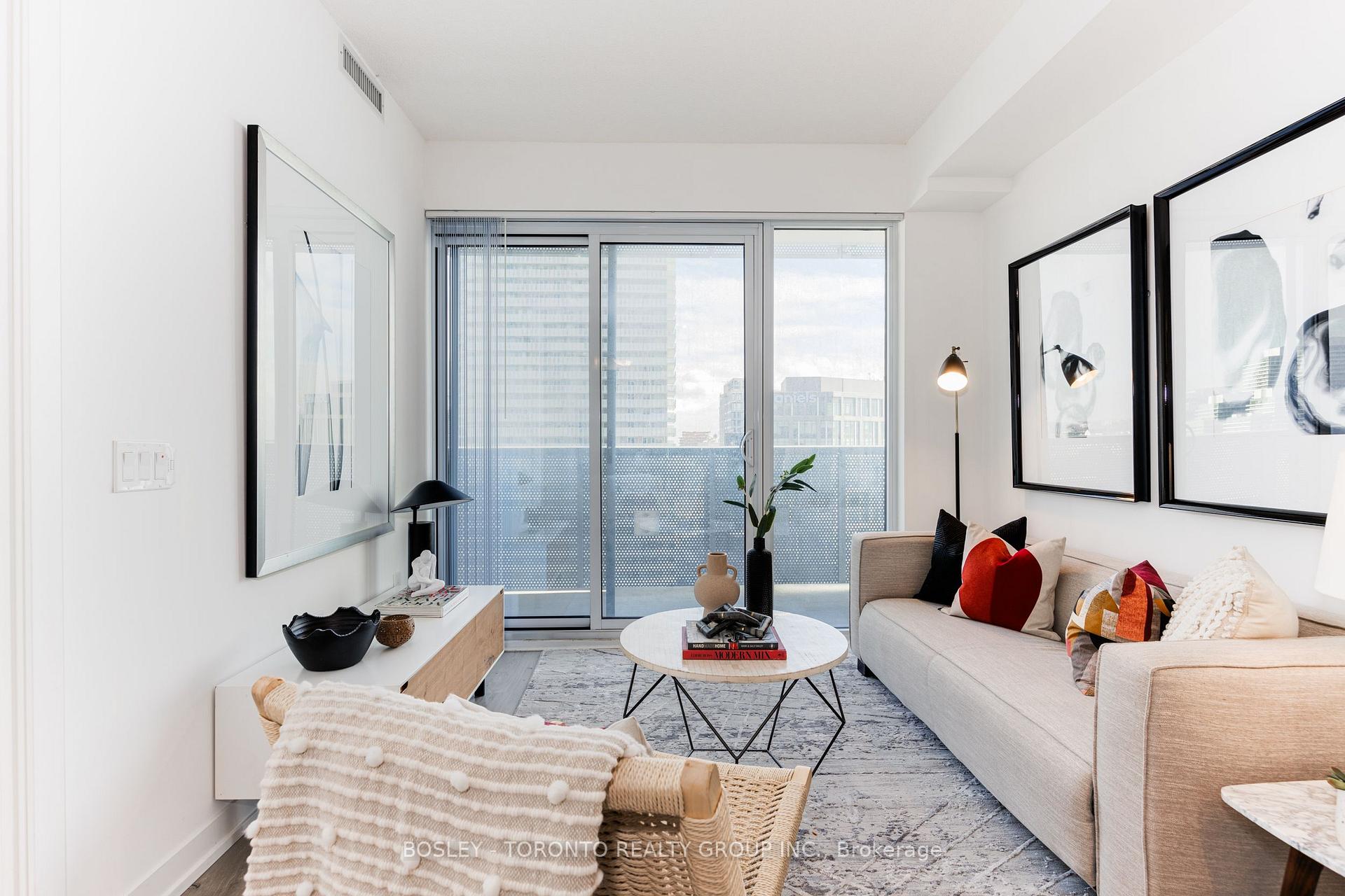 Photo 4 of Unit 1706, 138 Downes Street, Toronto, Waterfront Communities — HOMEH