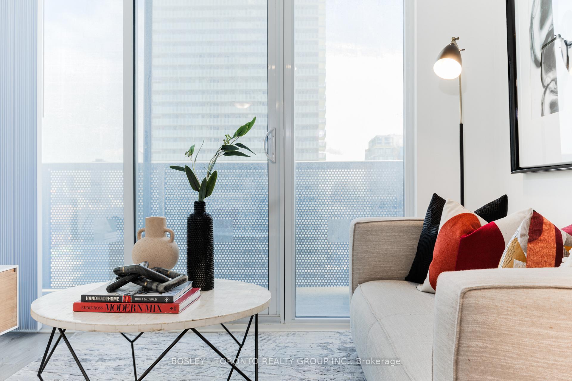 Photo 2 of Unit 1706, 138 Downes Street, Toronto, Waterfront Communities — HOMEH