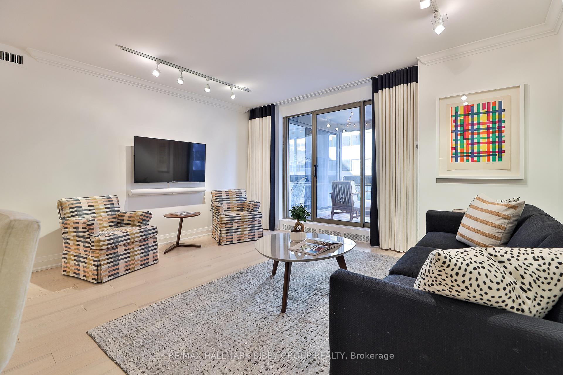 Front of Unit 206, 61 St Clair Avenue W