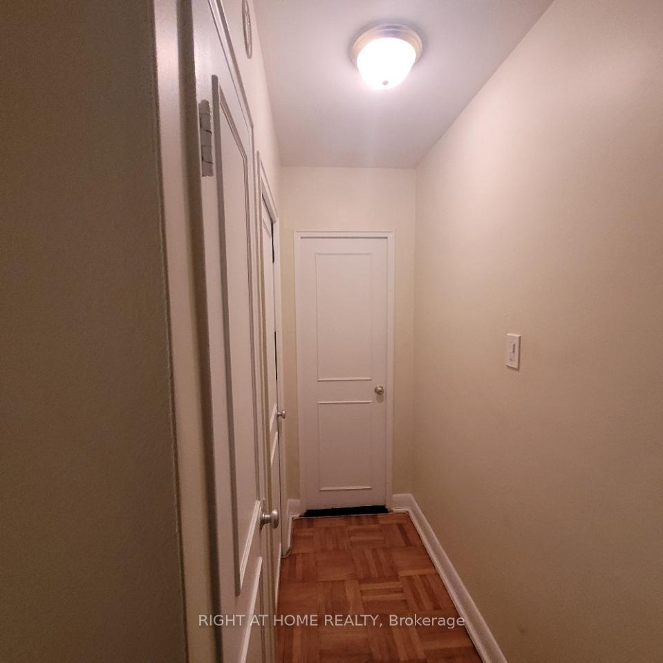 Photo 6 of Unit 208, 2125 Avenue Road, Toronto, Bedford Park-Nortown — HOMEH