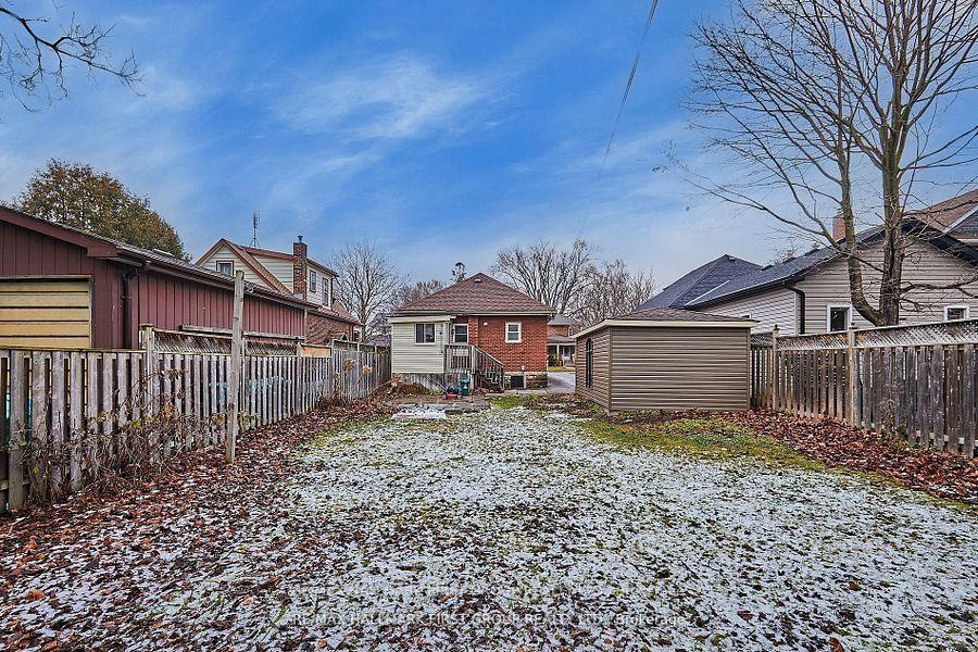 Photo 4 of 33 Mclaughlin Boulevard, Oshawa, O'Neill — HOMEH