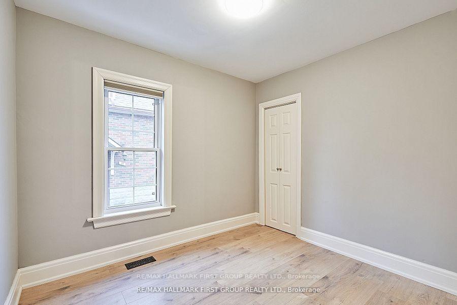 Photo 5 of 33 Mclaughlin Boulevard, Oshawa, O'Neill — HOMEH