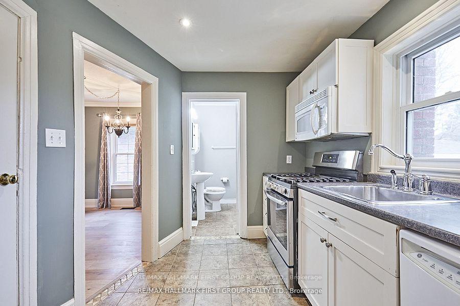 Photo 6 of 33 Mclaughlin Boulevard, Oshawa, O'Neill — HOMEH