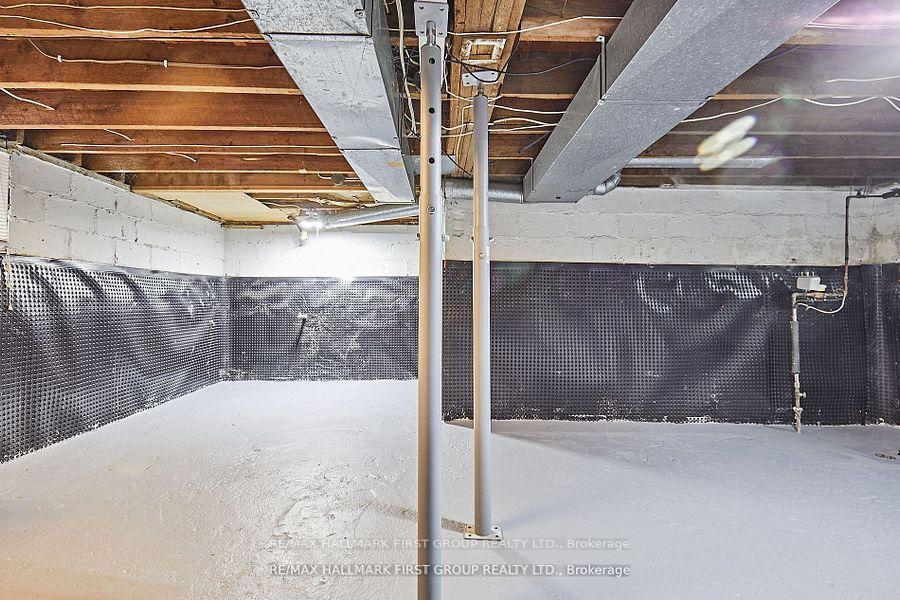Photo 21 of 33 Mclaughlin Boulevard, Oshawa, O'Neill — HOMEH