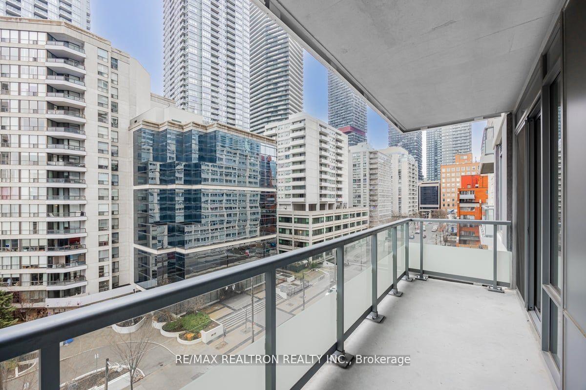 Photo 15 of Unit 710, 25 Holly Street, Toronto, Mount Pleasant East — HOMEH
