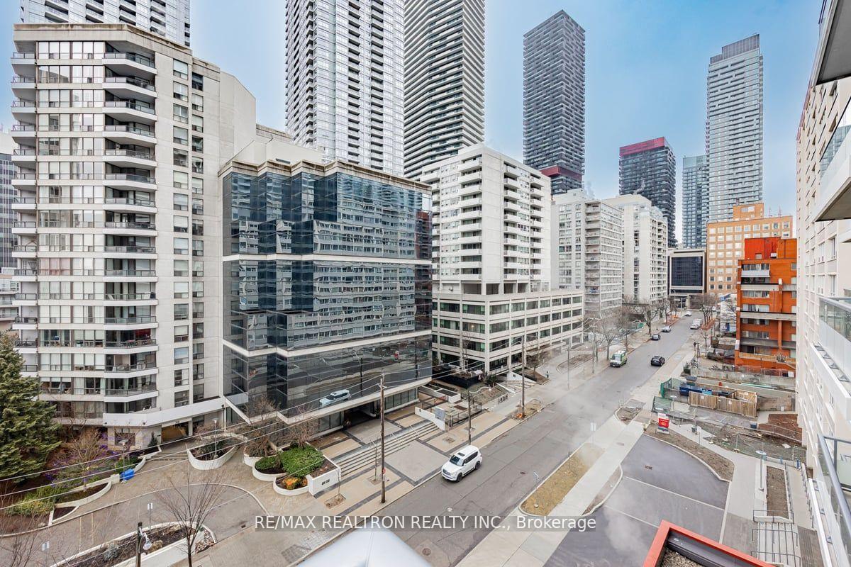 Photo 22 of Unit 710, 25 Holly Street, Toronto, Mount Pleasant East — HOMEH