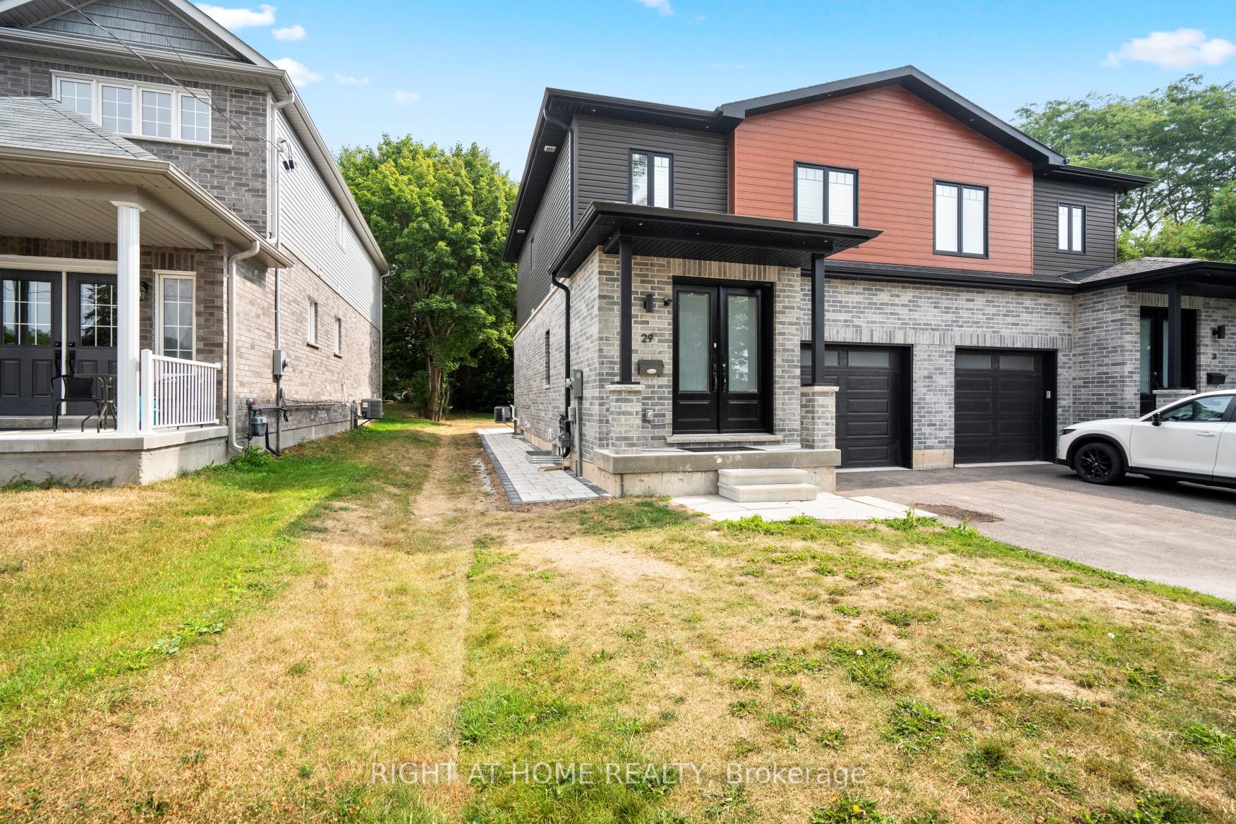 Photo 8 of 29 Duke Street, Clarington, Bowmanville — HOMEH
