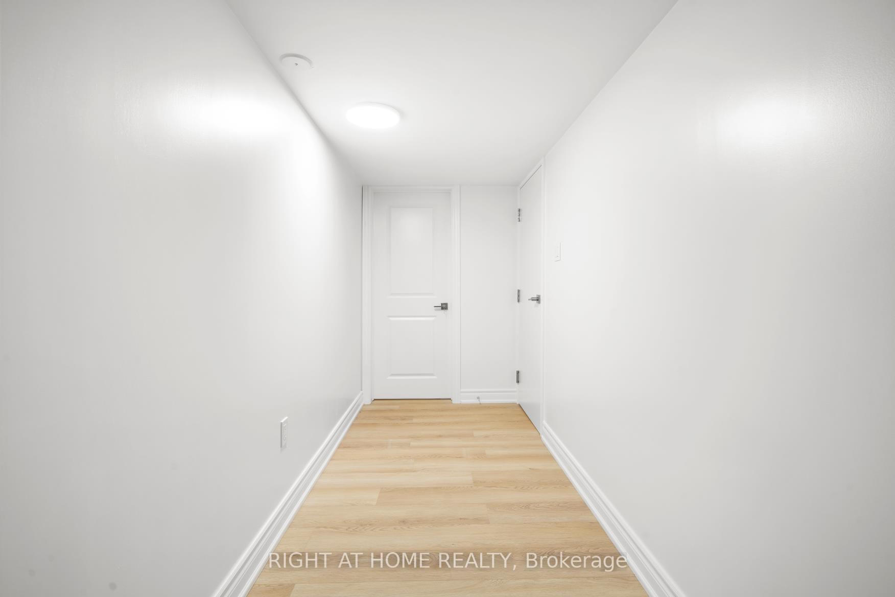 Photo 5 of 29 Duke Street, Clarington, Bowmanville — HOMEH