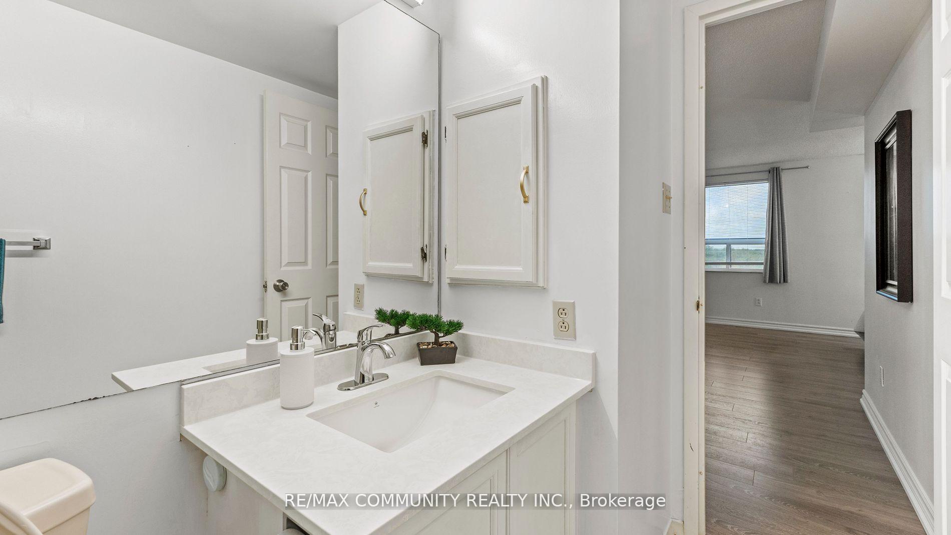 Photo 8 of Unit 705, 2 Raymerville Drive, Markham, Raymerville — HOMEH