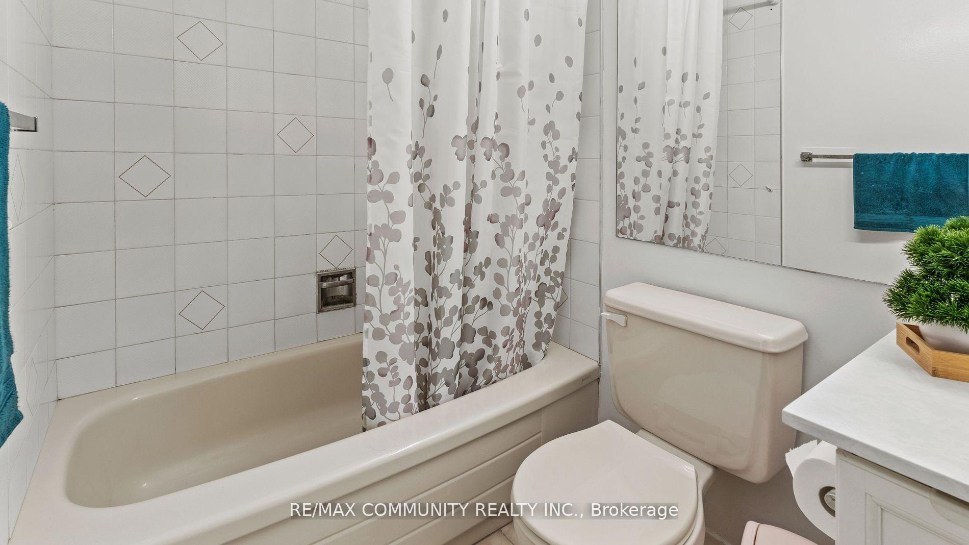 Photo 13 of Unit 705, 2 Raymerville Drive, Markham, Raymerville — HOMEH