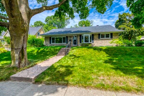 Photo 3 of 182 Forsyth Drive, Waterloo — HOMEH