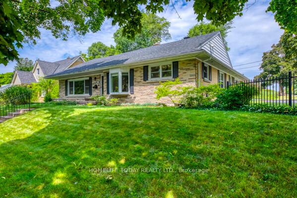 Photo 5 of 182 Forsyth Drive, Waterloo — HOMEH