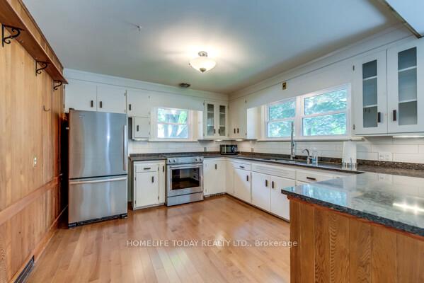 Photo 12 of 182 Forsyth Drive, Waterloo — HOMEH