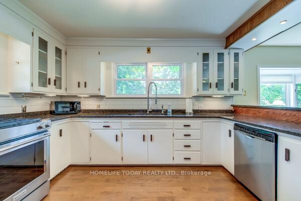 Photo 8 of 182 Forsyth Drive, Waterloo — HOMEH
