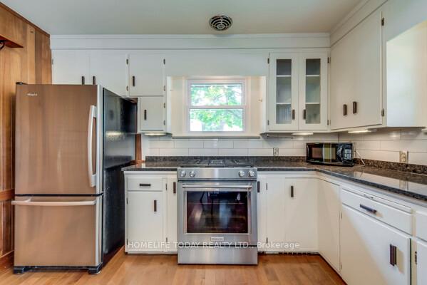 Photo 22 of 182 Forsyth Drive, Waterloo — HOMEH
