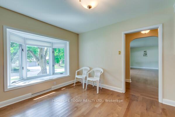 Photo 17 of 182 Forsyth Drive, Waterloo — HOMEH