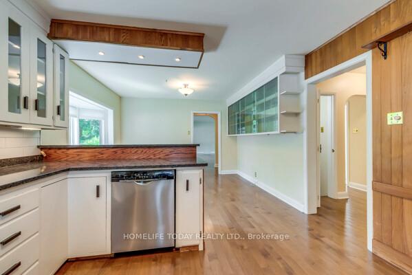 Photo 14 of 182 Forsyth Drive, Waterloo — HOMEH