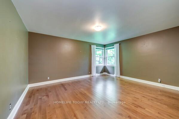 Photo 20 of 182 Forsyth Drive, Waterloo — HOMEH