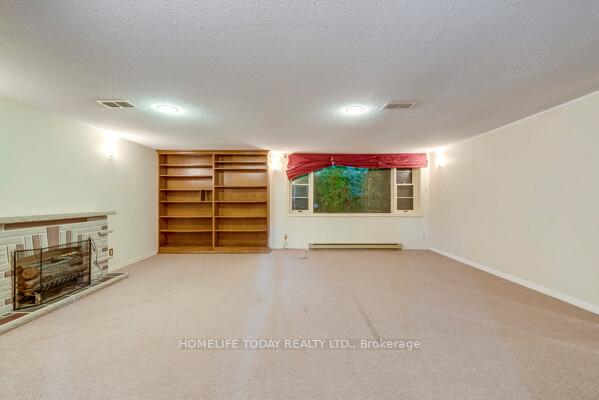 Photo 31 of 182 Forsyth Drive, Waterloo — HOMEH