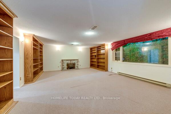 Photo 33 of 182 Forsyth Drive, Waterloo — HOMEH