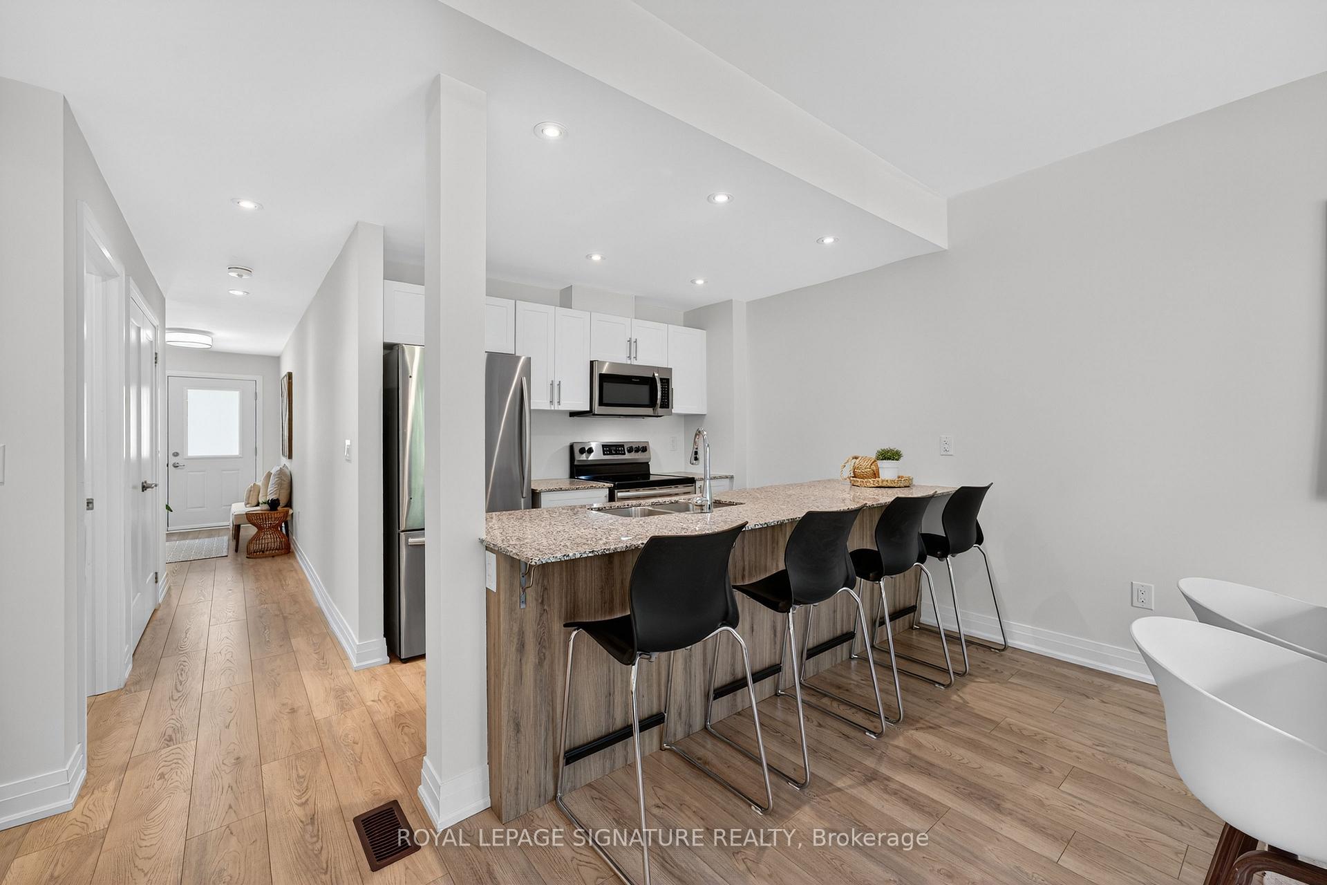 Photo 6 of Unit 6, 393 Manitoba Street, Bracebridge, Macaulay — HOMEH