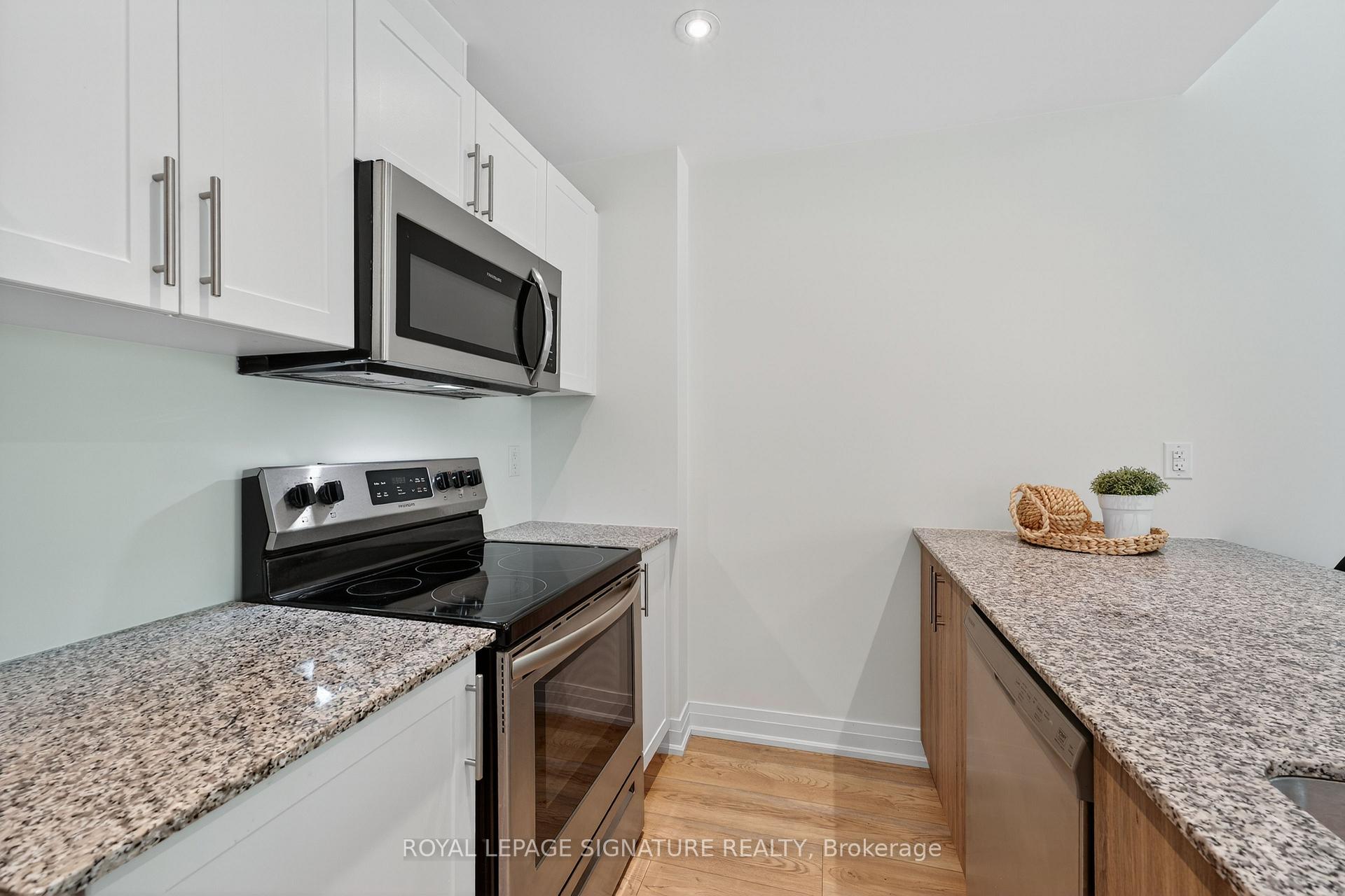 Photo 4 of Unit 6, 393 Manitoba Street, Bracebridge, Macaulay — HOMEH
