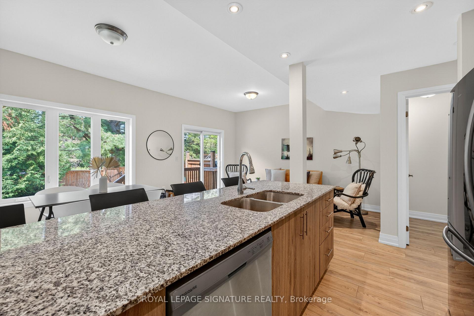 Photo 5 of Unit 6, 393 Manitoba Street, Bracebridge, Macaulay — HOMEH