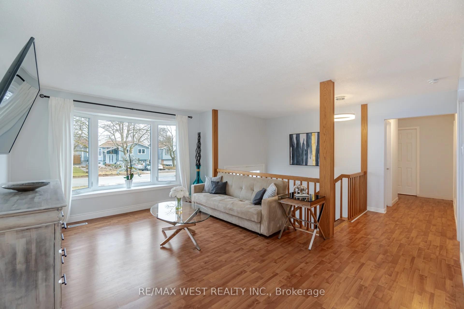 Photo 2 of Unit Upper, 75 Wright Crescent, Caledon, Bolton North — HOMEH