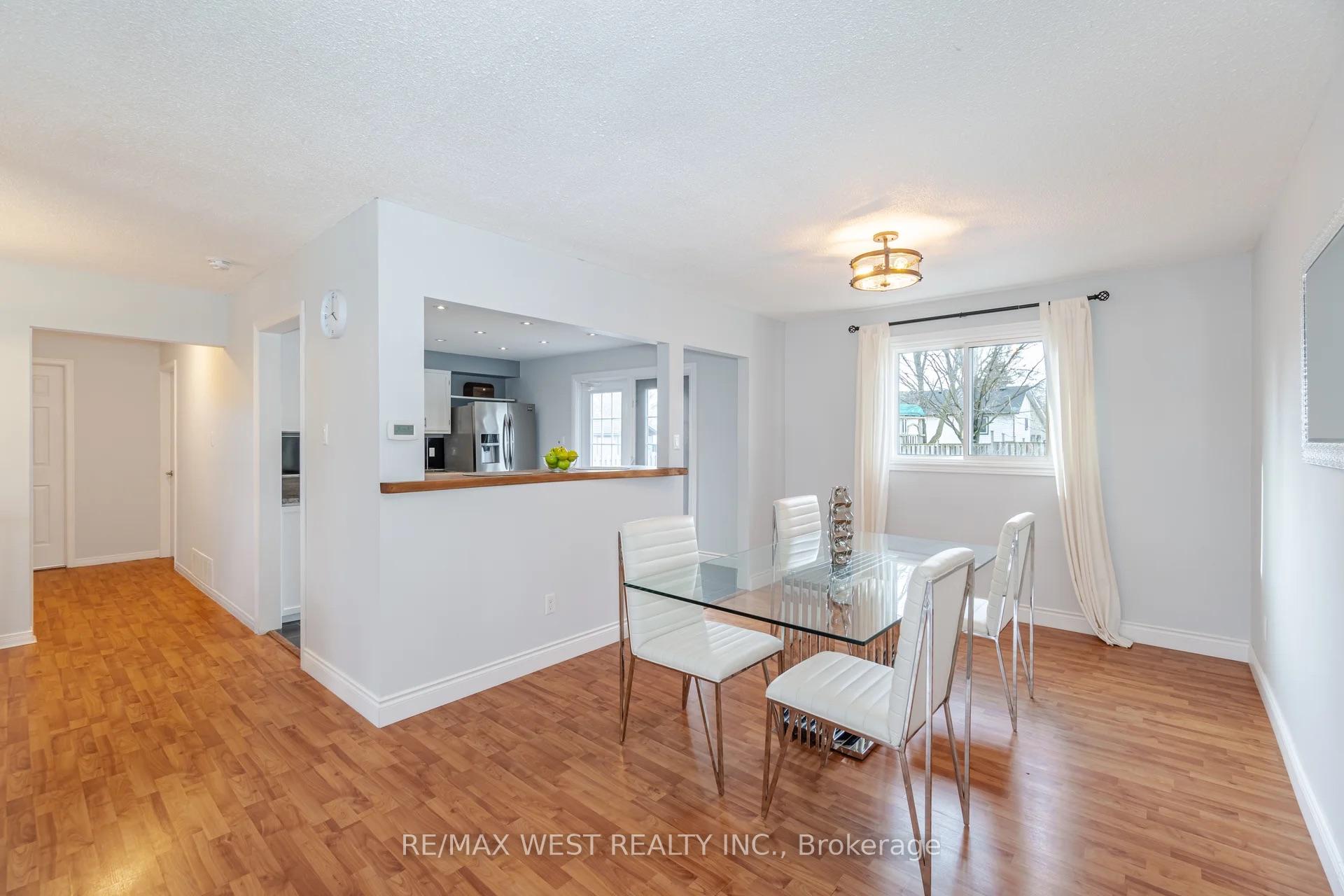 Photo 5 of Unit Upper, 75 Wright Crescent, Caledon, Bolton North — HOMEH