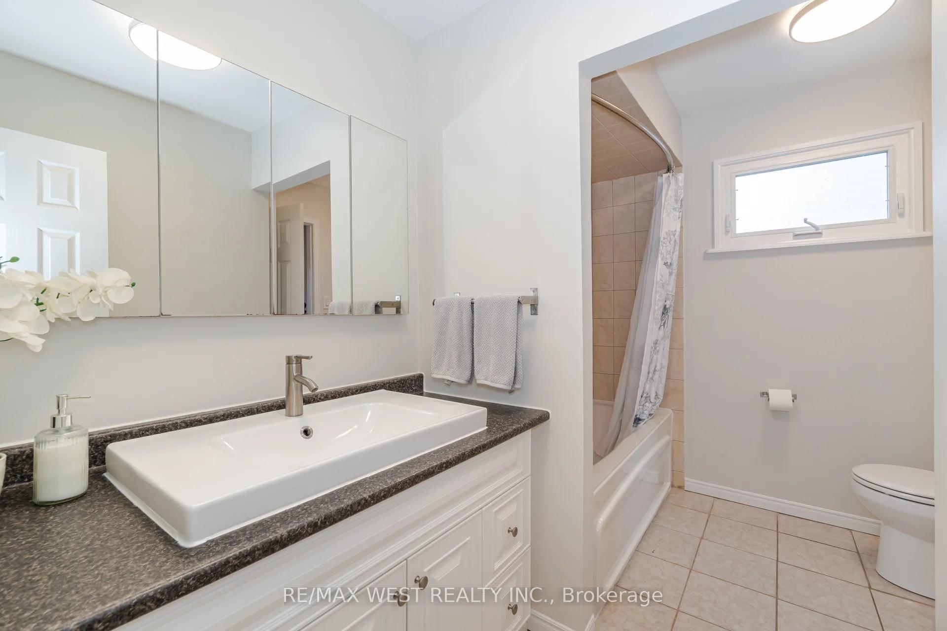 Photo 24 of Unit Upper, 75 Wright Crescent, Caledon, Bolton North — HOMEH