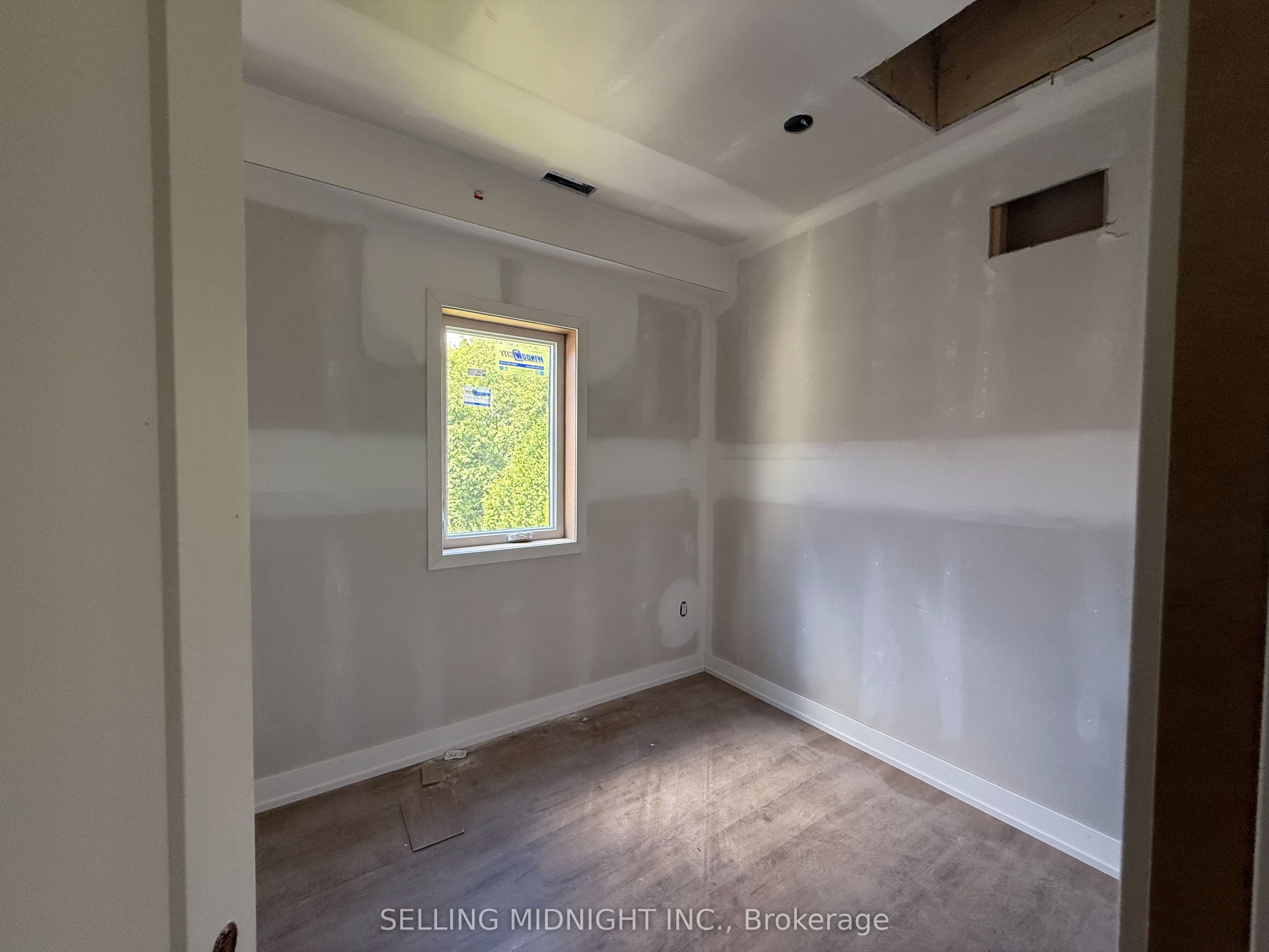 Photo 26 of Unit 4, 60 Cannon Road, Etobicoke, Stonegate-Queensway — HOMEH