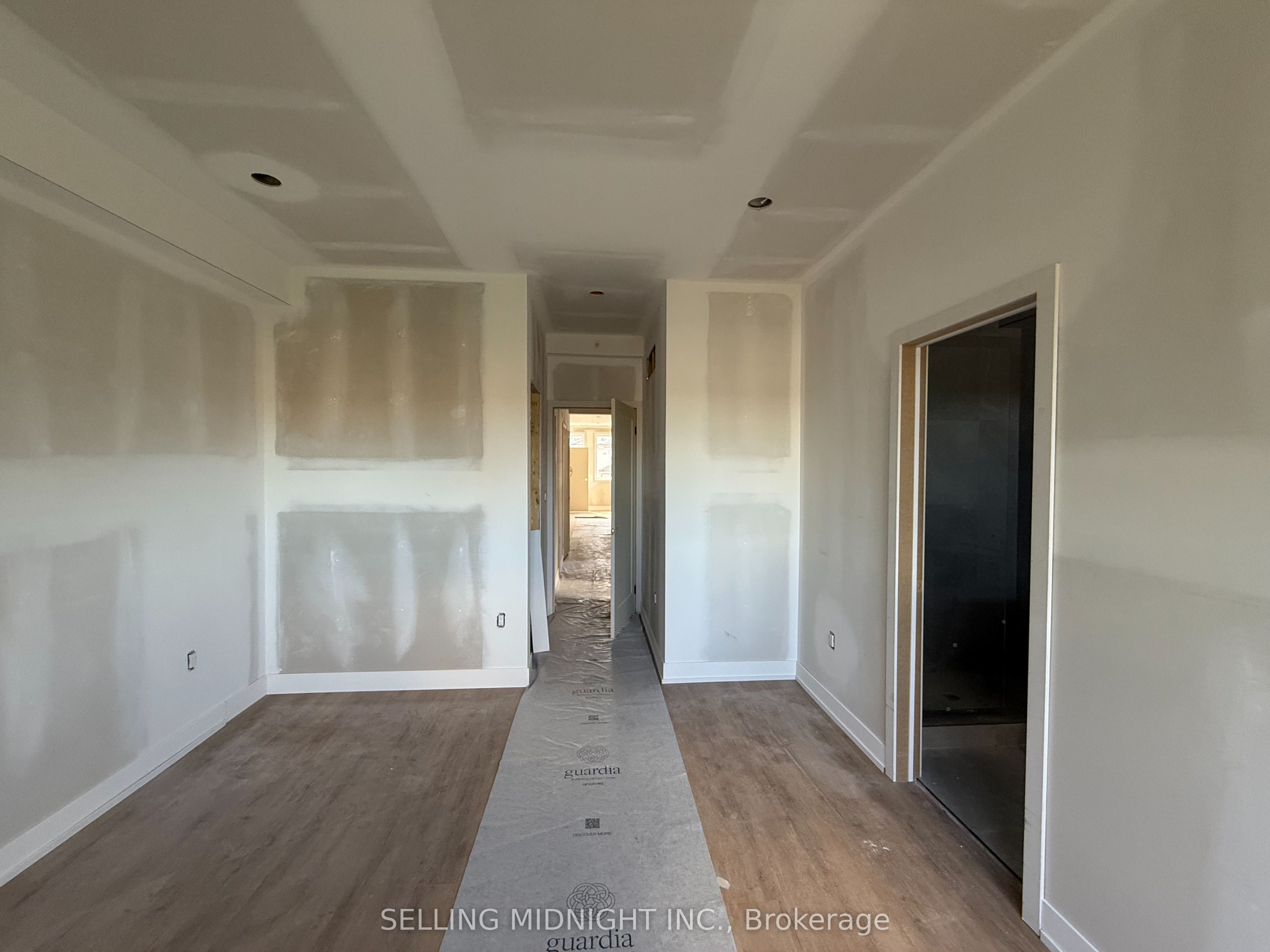 Photo 15 of Unit 4, 60 Cannon Road, Etobicoke, Stonegate-Queensway — HOMEH