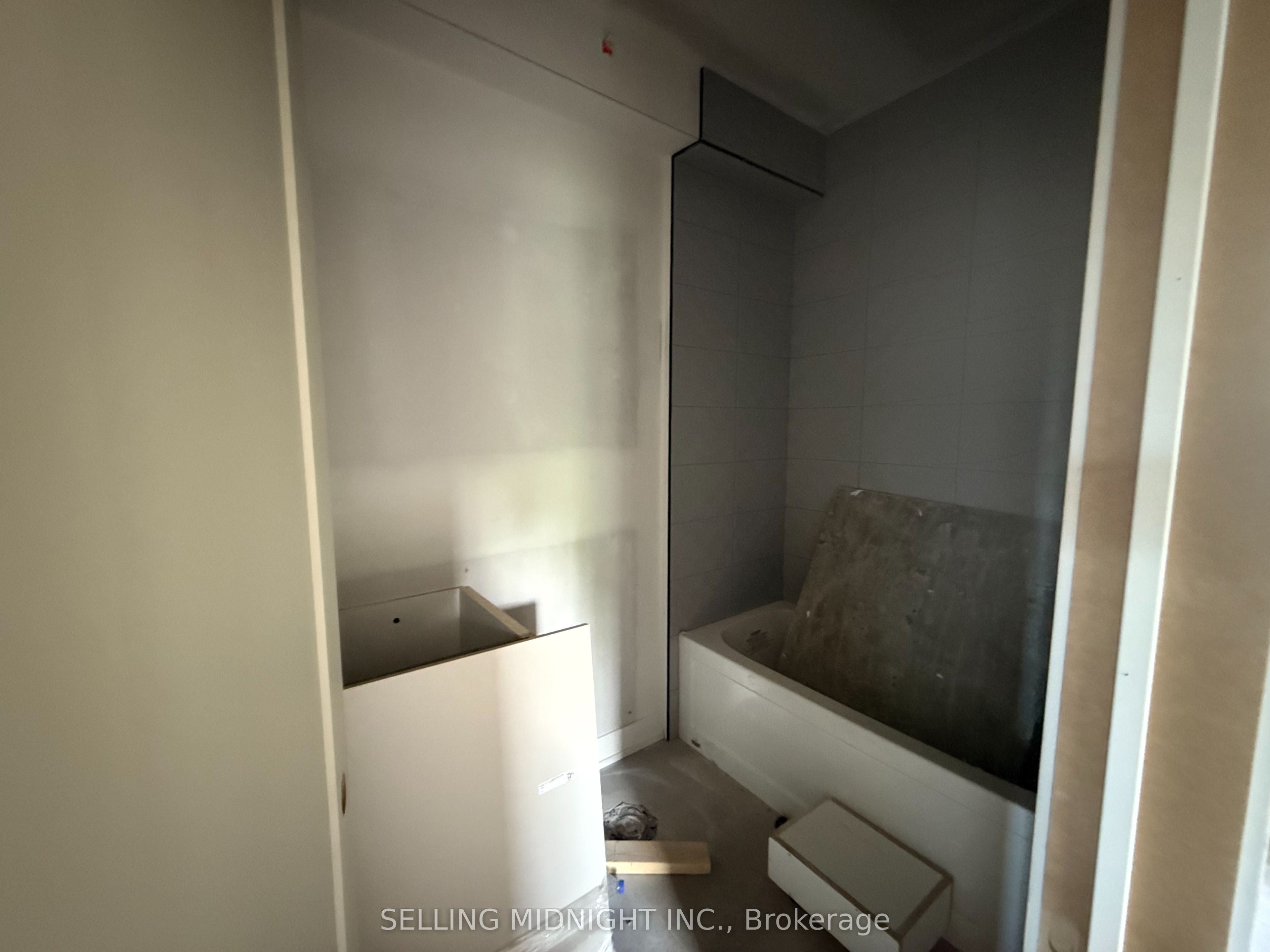 Photo 27 of Unit 4, 60 Cannon Road, Etobicoke, Stonegate-Queensway — HOMEH
