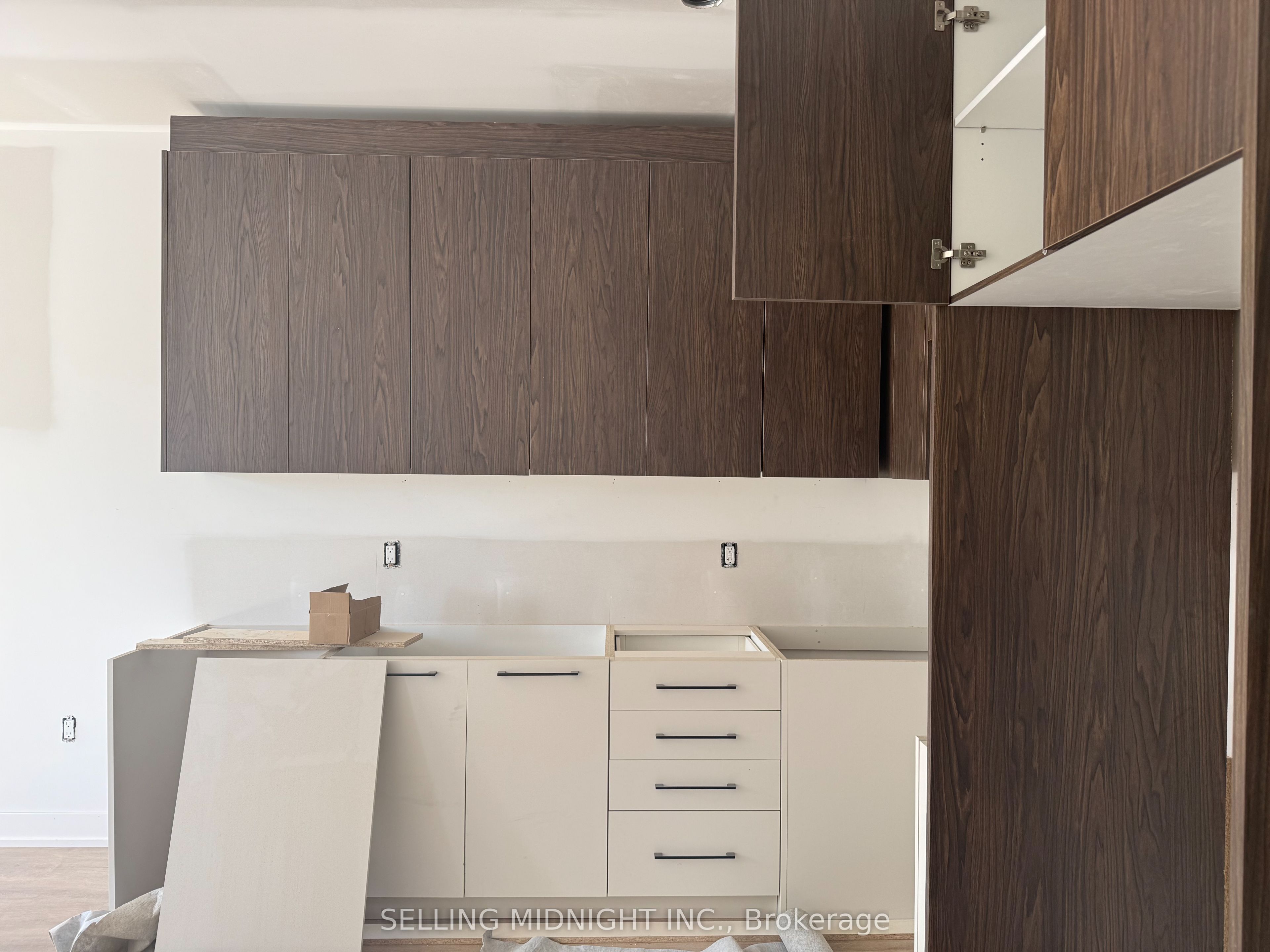 Photo 7 of Unit 4, 60 Cannon Road, Etobicoke, Stonegate-Queensway — HOMEH