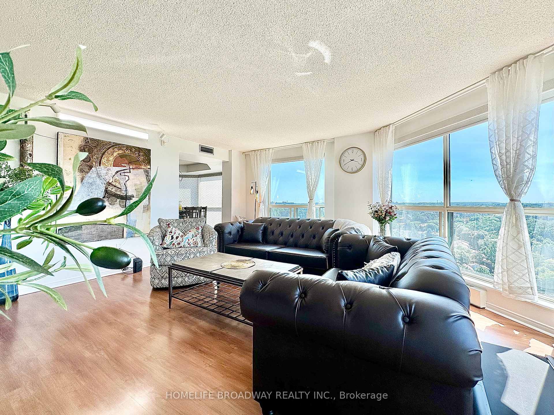 Front of Unit 1709, 2155 Burnhamthorpe Road W