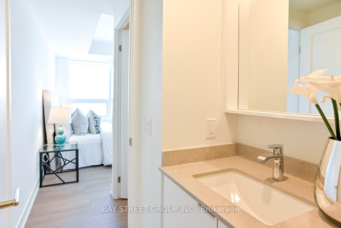 Photo 11 of Unit 519, 8 Cedarland Drive, Markham, Unionville — HOMEH