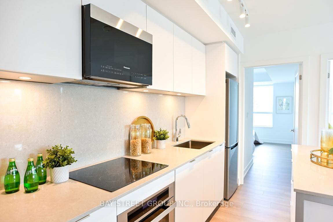 Photo 9 of Unit 519, 8 Cedarland Drive, Markham, Unionville — HOMEH