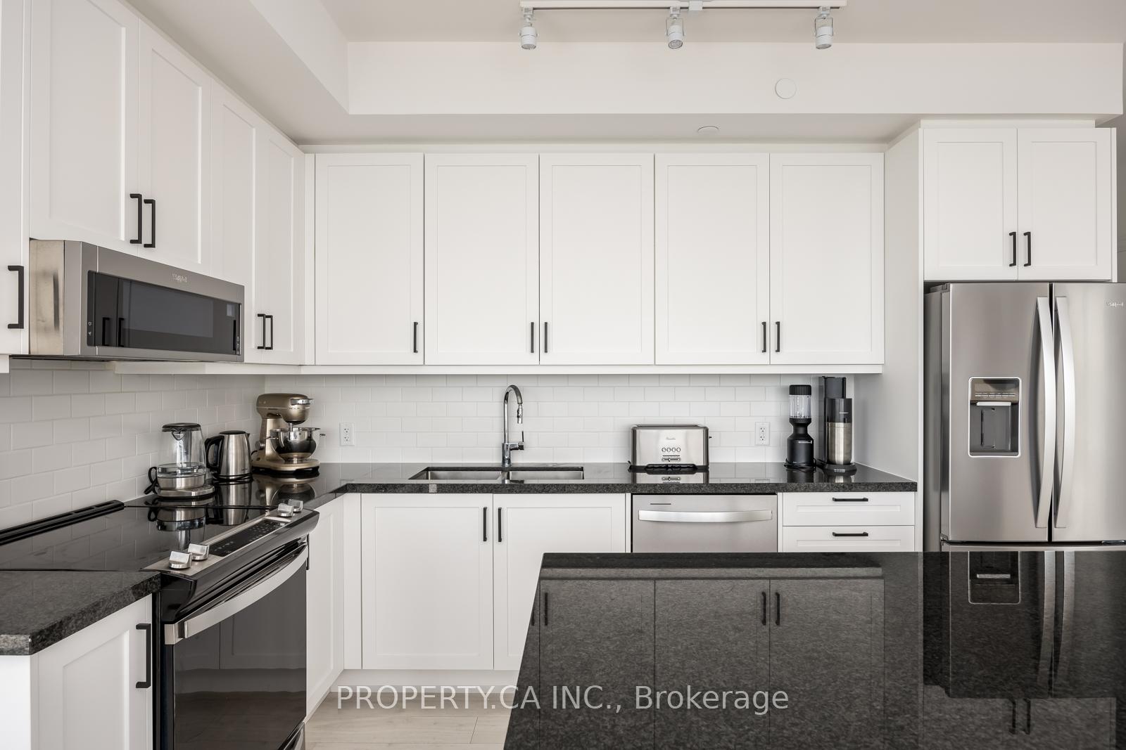 Photo 7 of Unit 813, 10 Gatineau Drive, Vaughan, Beverley Glen — HOMEH