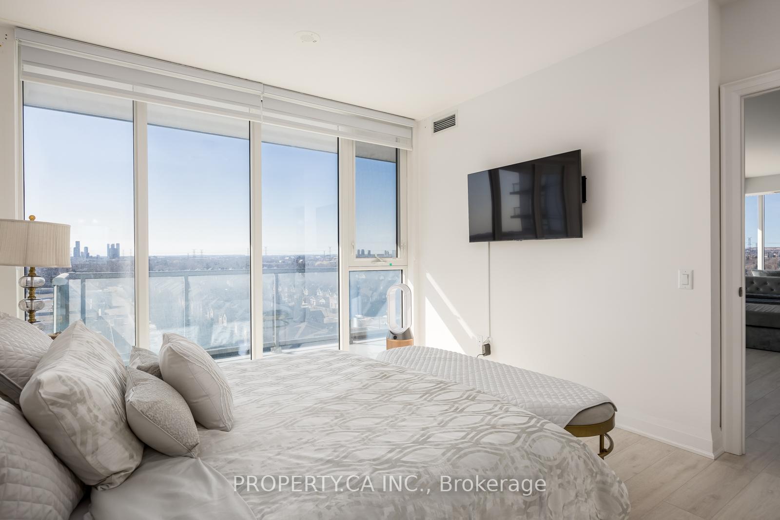 Photo 33 of Unit 813, 10 Gatineau Drive, Vaughan, Beverley Glen — HOMEH