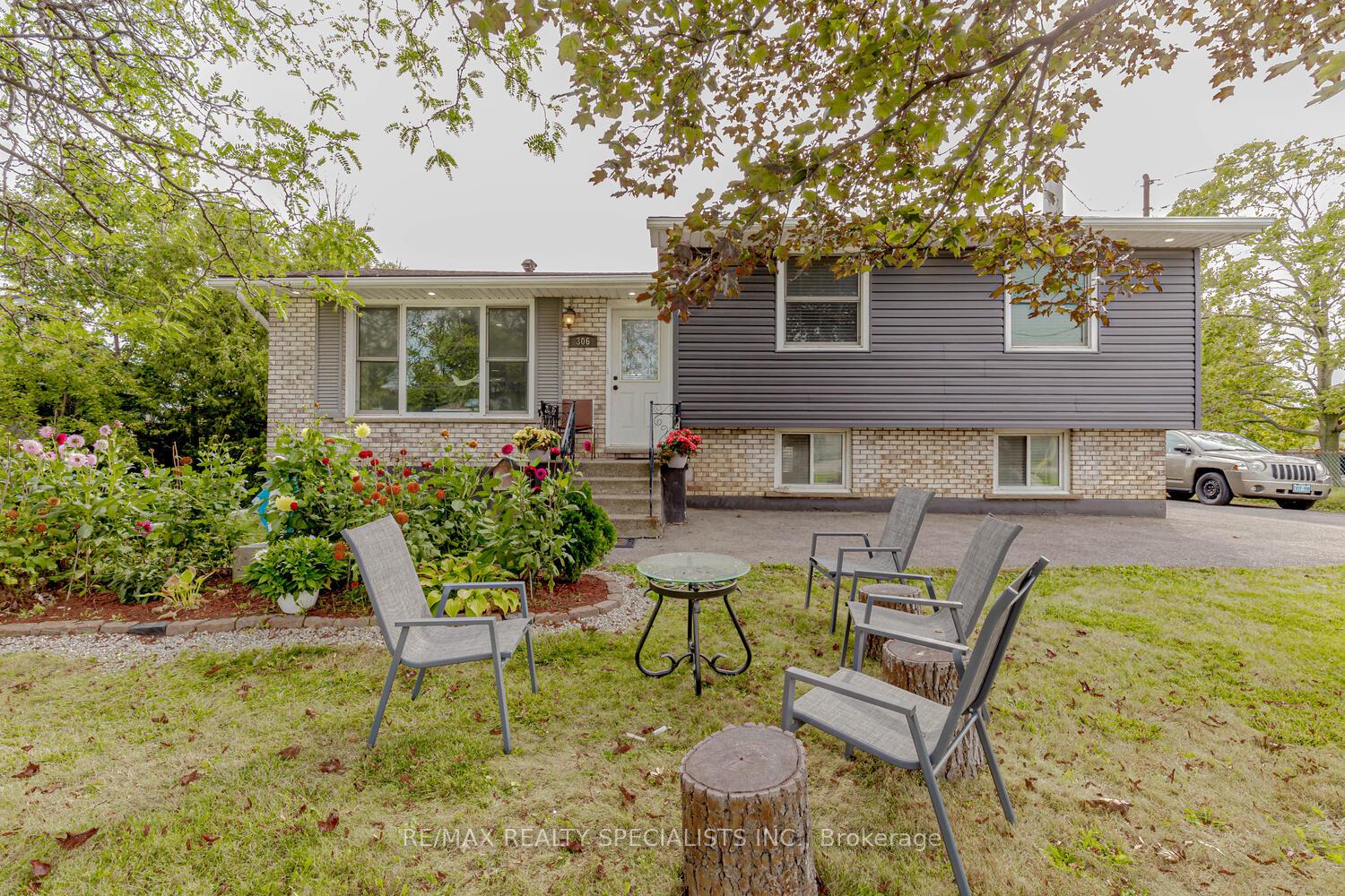 Photo 3 of 306 Kelson Avenue N, Grimsby, Grimsby Beach — HOMEH