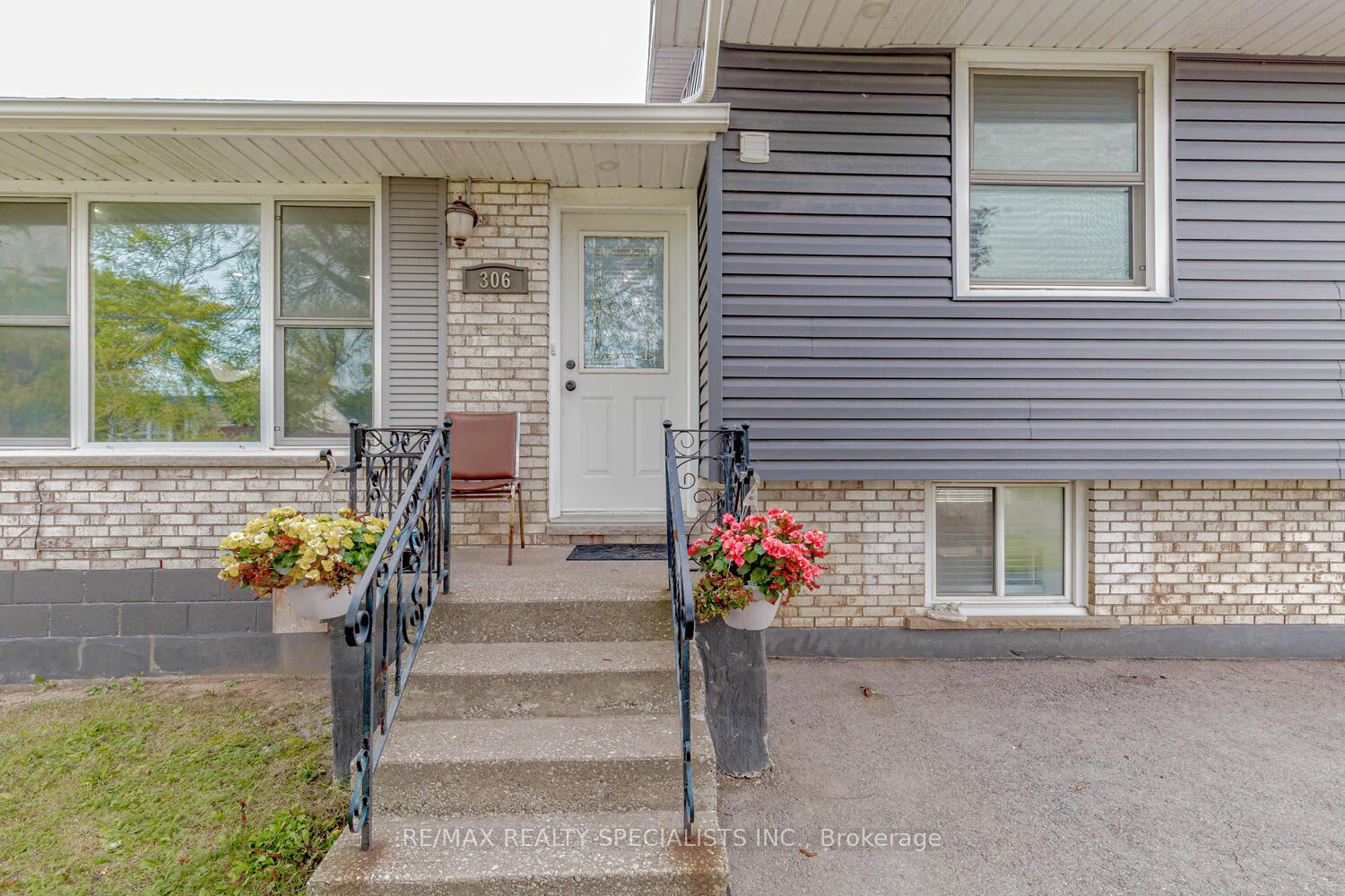 Photo 4 of 306 Kelson Avenue N, Grimsby, Grimsby Beach — HOMEH