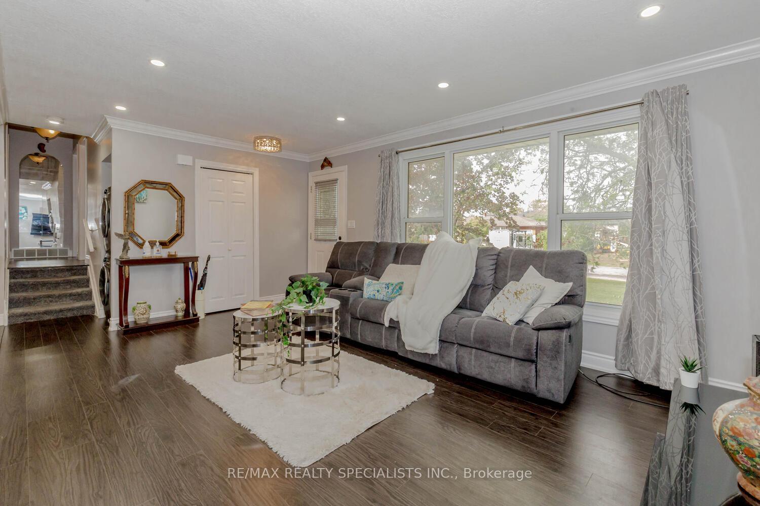 Photo 7 of 306 Kelson Avenue N, Grimsby, Grimsby Beach — HOMEH